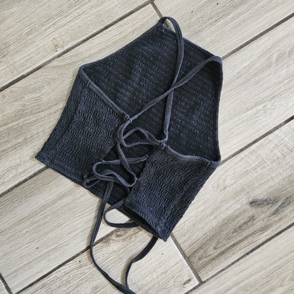 Hollister Criss Cross Crop Top - Picture 2 of 3